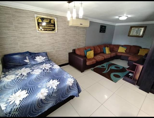 3 BEDROOM HOUSE FOR SALE IN CLAYFIELD